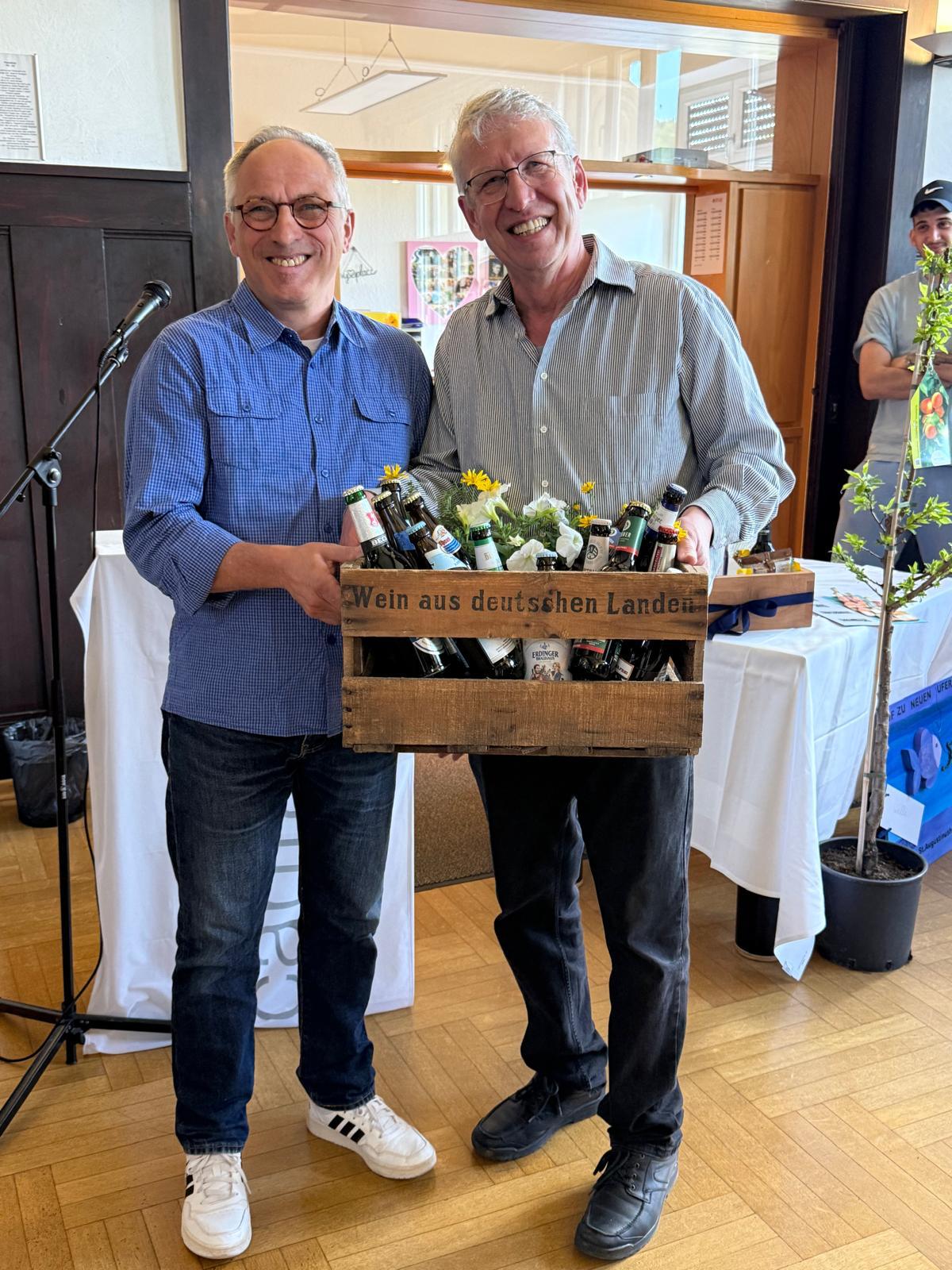 Übergabe geschenk