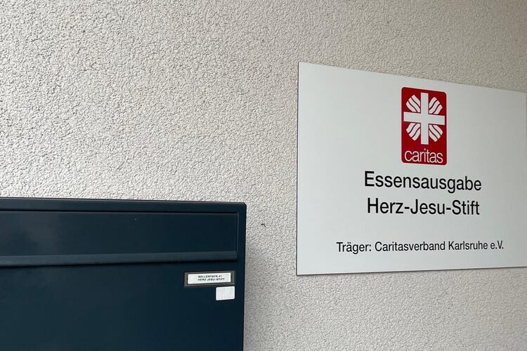 Briefkasten und Adresse des Herz-Jesu Stift